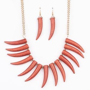 4 for $20 🤎🧡 Brown Tusk Tundra Wild Fringe Necklace & Earrings